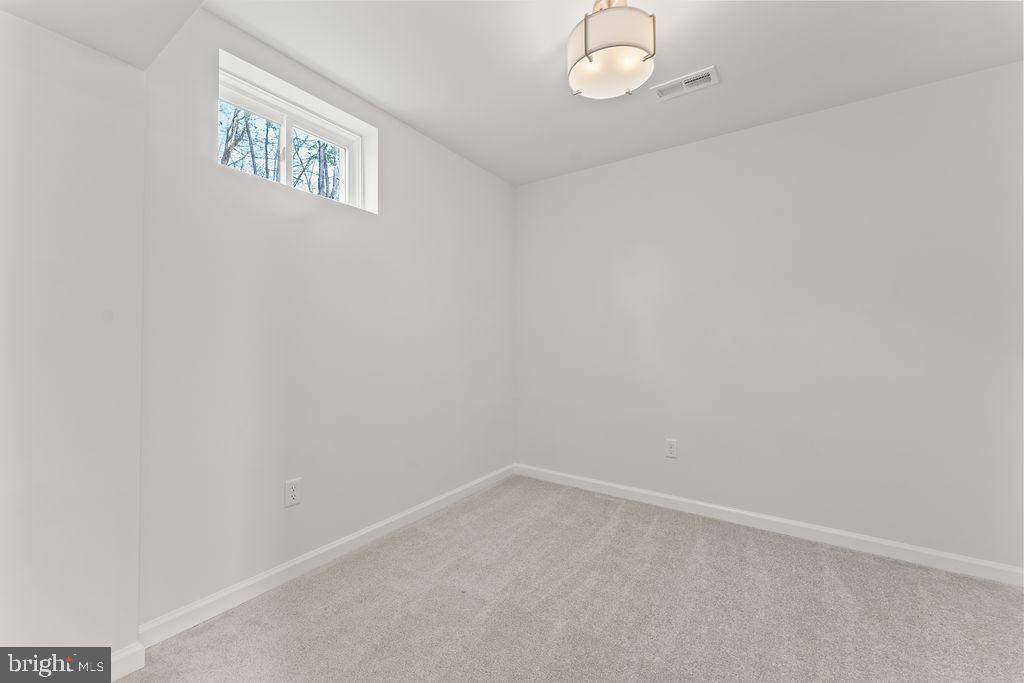 729 VAWTER CORNER RD, LOUISA, Virginia 23093, ,Residential,729 VAWTER CORNER RD,VALA2009674 MLS # VALA2009674