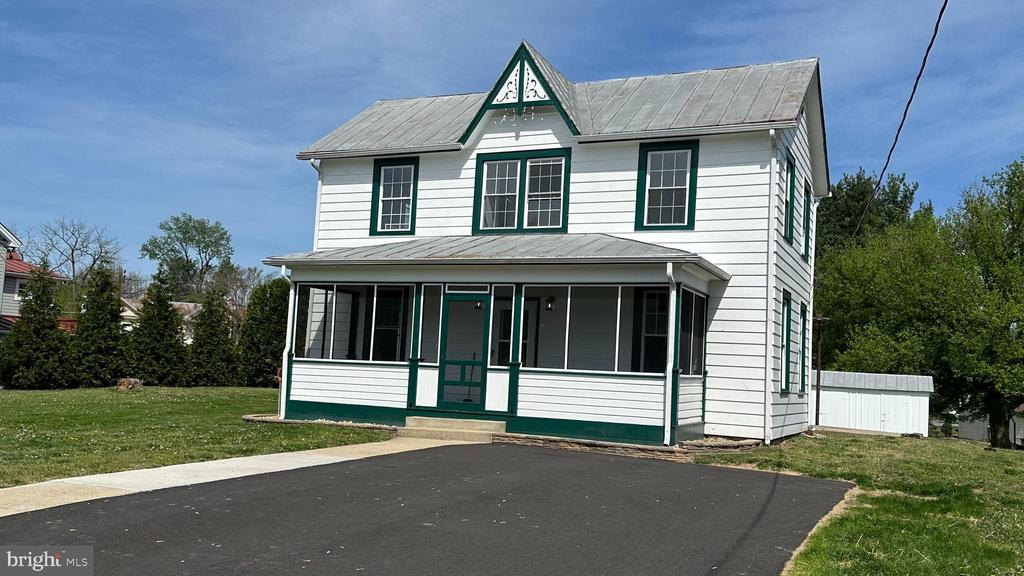 206 2ND ST, SHENANDOAH, Virginia 22849, 3 Bedrooms Bedrooms, ,2 BathroomsBathrooms,Residential,206 2ND ST,VAPA2006306 MLS # VAPA2006306