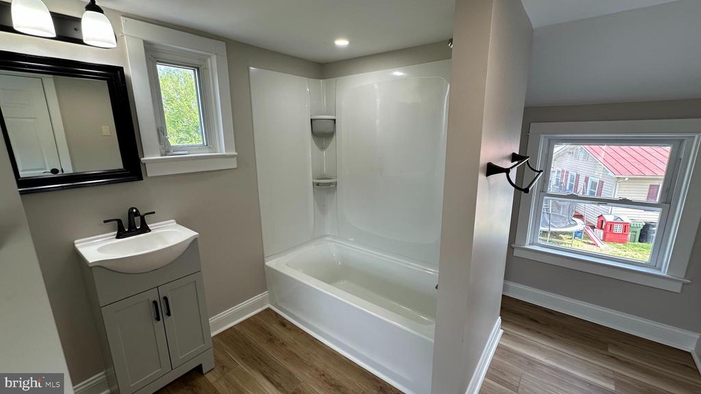 206 2ND ST, SHENANDOAH, Virginia 22849, 3 Bedrooms Bedrooms, ,2 BathroomsBathrooms,Residential,206 2ND ST,VAPA2006306 MLS # VAPA2006306