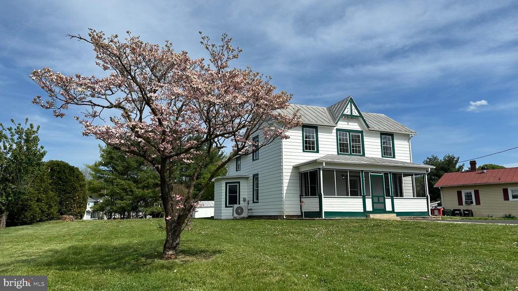 206 2ND ST, SHENANDOAH, Virginia 22849, 3 Bedrooms Bedrooms, ,2 BathroomsBathrooms,Residential,206 2ND ST,VAPA2006306 MLS # VAPA2006306