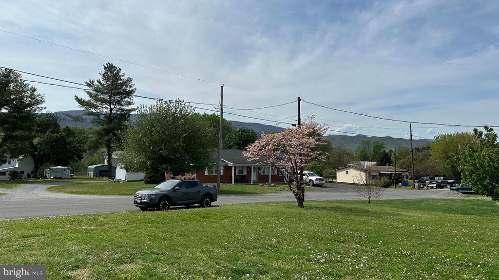 206 2ND ST, SHENANDOAH, Virginia 22849, 3 Bedrooms Bedrooms, ,2 BathroomsBathrooms,Residential,206 2ND ST,VAPA2006306 MLS # VAPA2006306