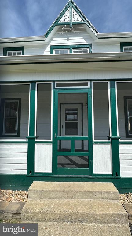 206 2ND ST, SHENANDOAH, Virginia 22849, 3 Bedrooms Bedrooms, ,2 BathroomsBathrooms,Residential,206 2ND ST,VAPA2006306 MLS # VAPA2006306