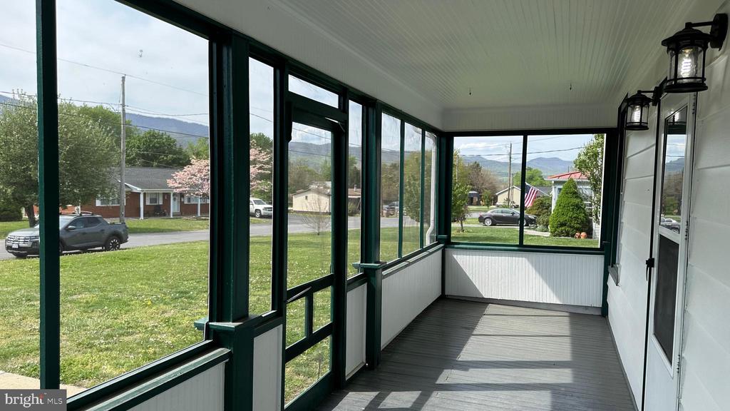 206 2ND ST, SHENANDOAH, Virginia 22849, 3 Bedrooms Bedrooms, ,2 BathroomsBathrooms,Residential,206 2ND ST,VAPA2006306 MLS # VAPA2006306