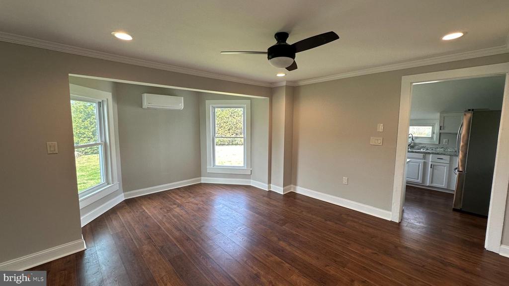 206 2ND ST, SHENANDOAH, Virginia 22849, 3 Bedrooms Bedrooms, ,2 BathroomsBathrooms,Residential,206 2ND ST,VAPA2006306 MLS # VAPA2006306