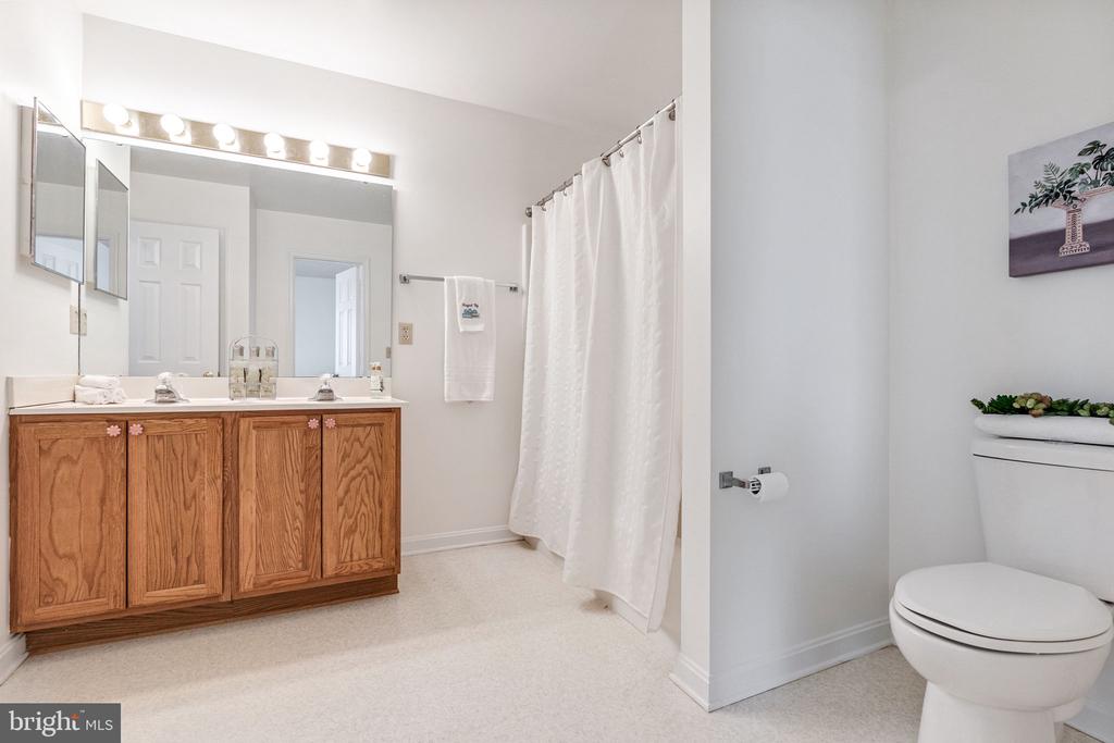 6421 HALEYS MILL RD, SPOTSYLVANIA, Virginia 22551, 3 Bedrooms Bedrooms, ,2 BathroomsBathrooms,Residential,6421 HALEYS MILL RD,VASP2040796 MLS # VASP2040796