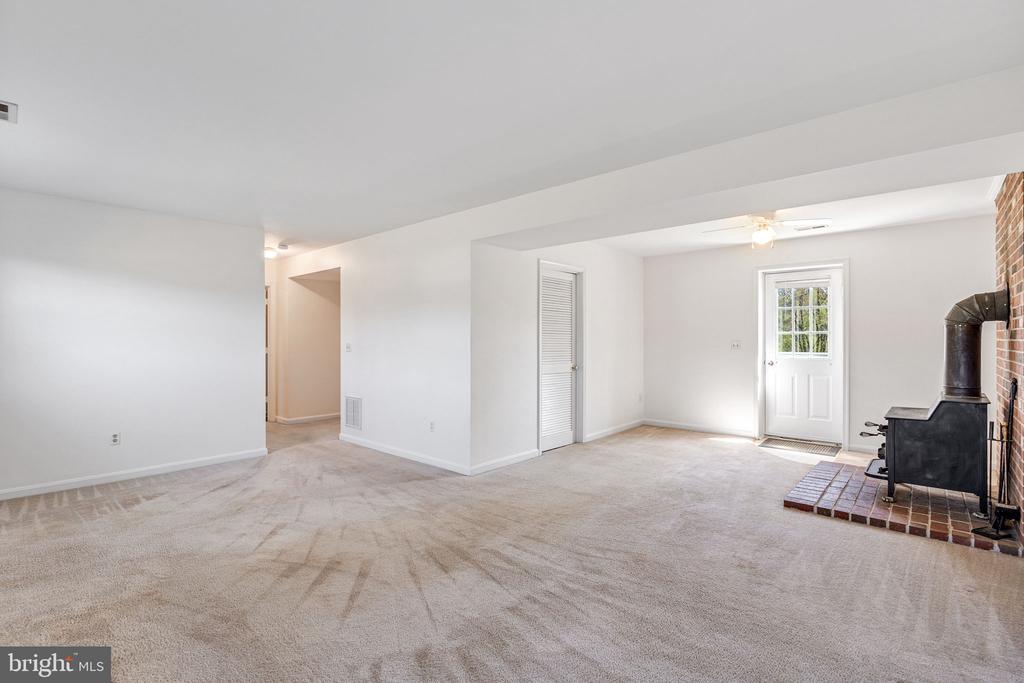 6421 HALEYS MILL RD, SPOTSYLVANIA, Virginia 22551, 3 Bedrooms Bedrooms, ,2 BathroomsBathrooms,Residential,6421 HALEYS MILL RD,VASP2040796 MLS # VASP2040796