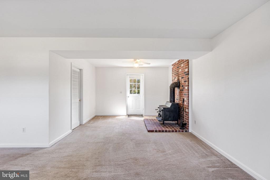 6421 HALEYS MILL RD, SPOTSYLVANIA, Virginia 22551, 3 Bedrooms Bedrooms, ,2 BathroomsBathrooms,Residential,6421 HALEYS MILL RD,VASP2040796 MLS # VASP2040796