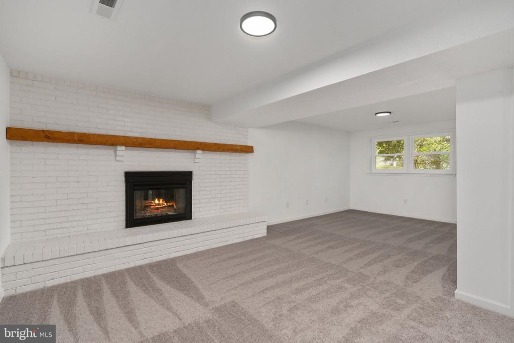 10704 ANN DAVIS DR, FREDERICKSBURG, Virginia 22408, 4 Bedrooms Bedrooms, ,2 BathroomsBathrooms,Residential,10704 ANN DAVIS DR,VASP2041020 MLS # VASP2041020