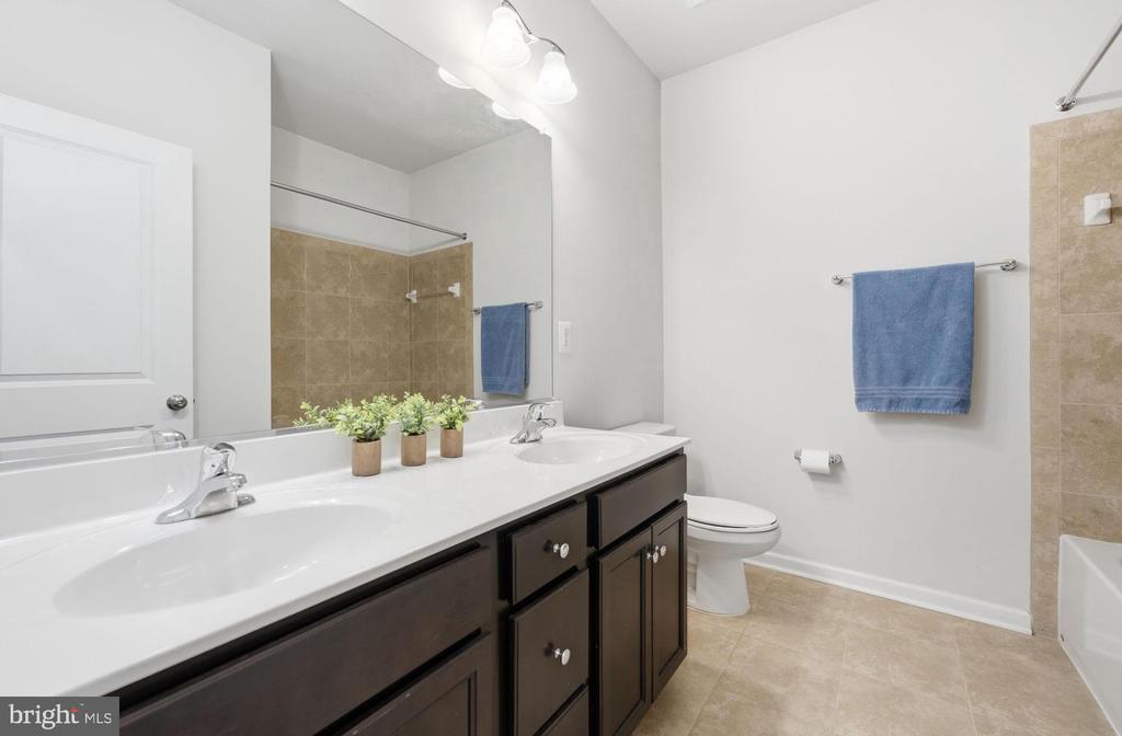 11804 EAGLE RIDGE DR, SPOTSYLVANIA, Virginia 22551, 3 Bedrooms Bedrooms, ,2 BathroomsBathrooms,Residential,11804 EAGLE RIDGE DR,VASP2040698 MLS # VASP2040698