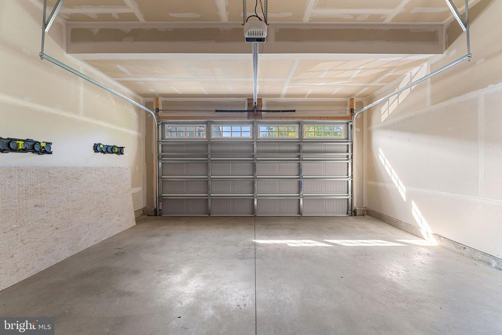 4220 COMMAND FIELD CT, FREDERICKSBURG, Virginia 22408, 3 Bedrooms Bedrooms, ,3 BathroomsBathrooms,Residential,4220 COMMAND FIELD CT,VASP2041028 MLS # VASP2041028