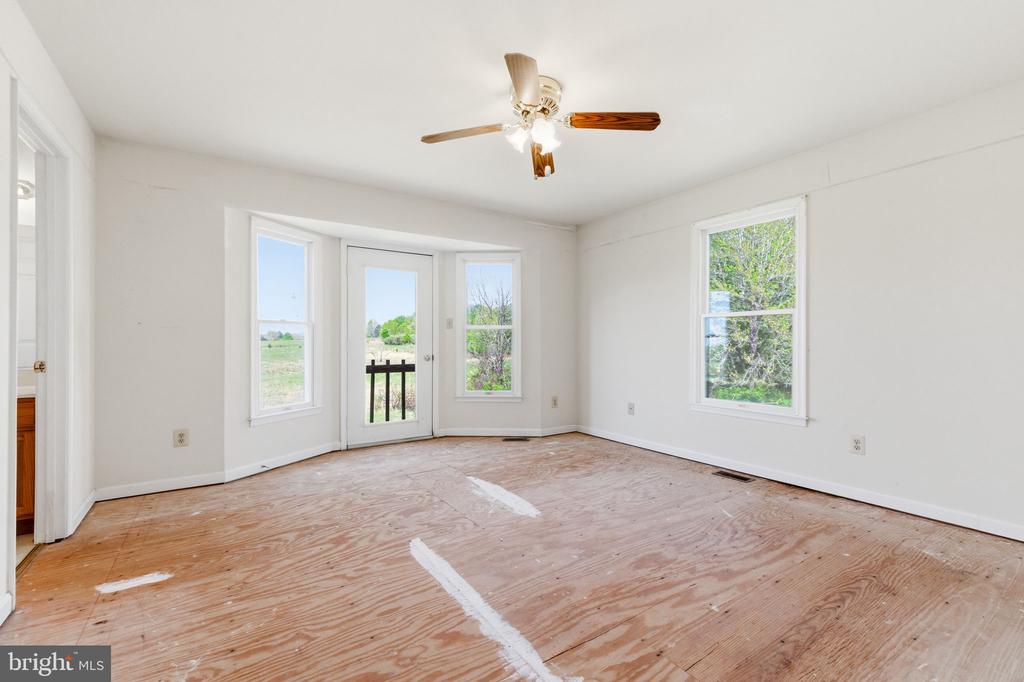 4004 INDIAN RUN RD, AMISSVILLE, Virginia 20106, 3 Bedrooms Bedrooms, ,2 BathroomsBathrooms,Residential,4004 INDIAN RUN RD,VACU2013326 MLS # VACU2013326