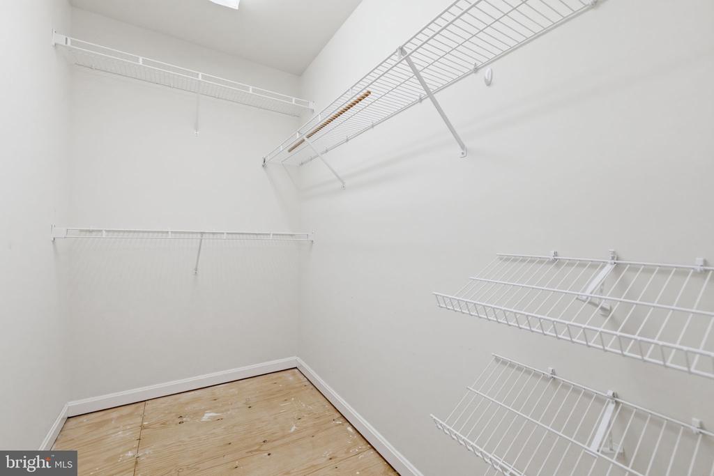 4004 INDIAN RUN RD, AMISSVILLE, Virginia 20106, 3 Bedrooms Bedrooms, ,2 BathroomsBathrooms,Residential,4004 INDIAN RUN RD,VACU2013326 MLS # VACU2013326