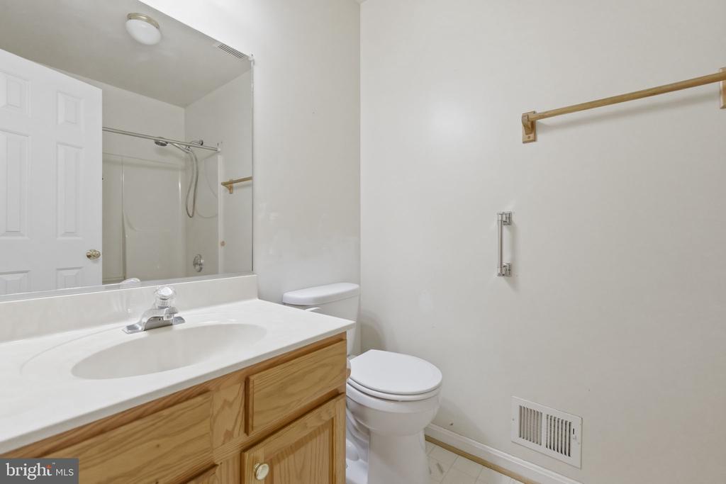 4004 INDIAN RUN RD, AMISSVILLE, Virginia 20106, 3 Bedrooms Bedrooms, ,2 BathroomsBathrooms,Residential,4004 INDIAN RUN RD,VACU2013326 MLS # VACU2013326