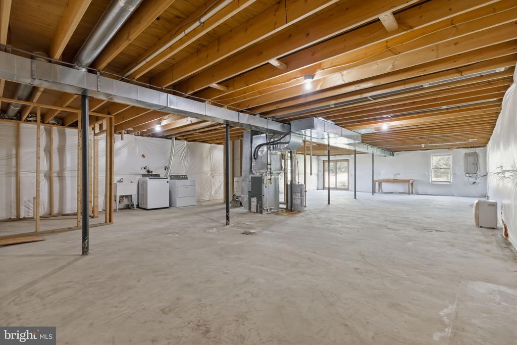 4004 INDIAN RUN RD, AMISSVILLE, Virginia 20106, 3 Bedrooms Bedrooms, ,2 BathroomsBathrooms,Residential,4004 INDIAN RUN RD,VACU2013326 MLS # VACU2013326