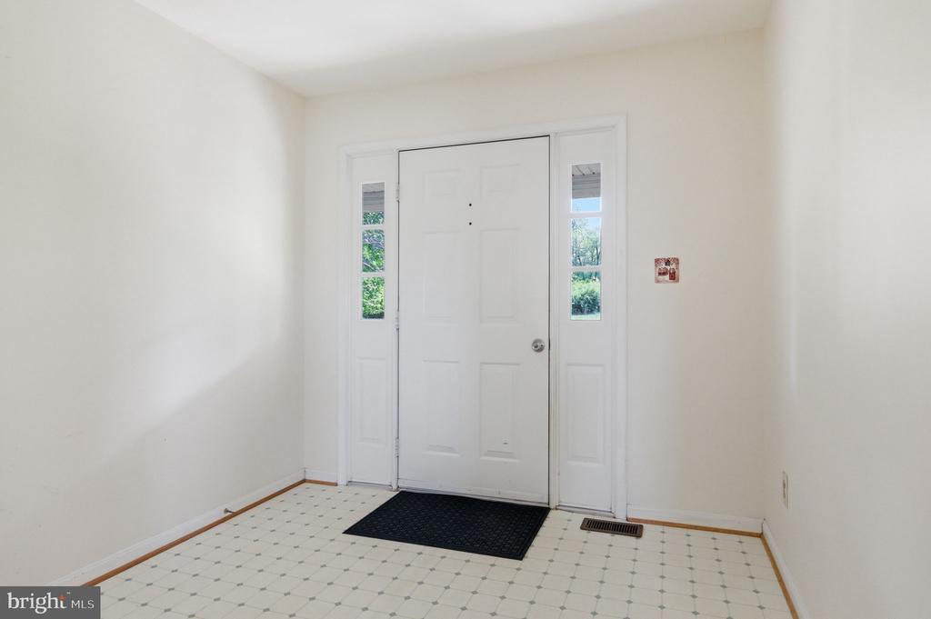 4004 INDIAN RUN RD, AMISSVILLE, Virginia 20106, 3 Bedrooms Bedrooms, ,2 BathroomsBathrooms,Residential,4004 INDIAN RUN RD,VACU2013326 MLS # VACU2013326