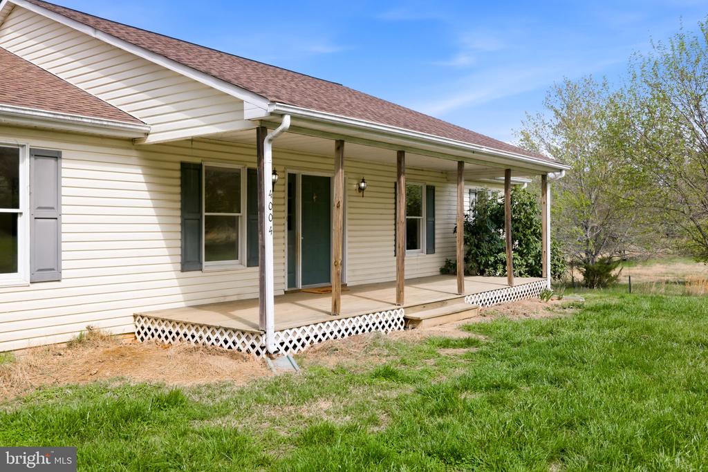 4004 INDIAN RUN RD, AMISSVILLE, Virginia 20106, 3 Bedrooms Bedrooms, ,2 BathroomsBathrooms,Residential,4004 INDIAN RUN RD,VACU2013326 MLS # VACU2013326