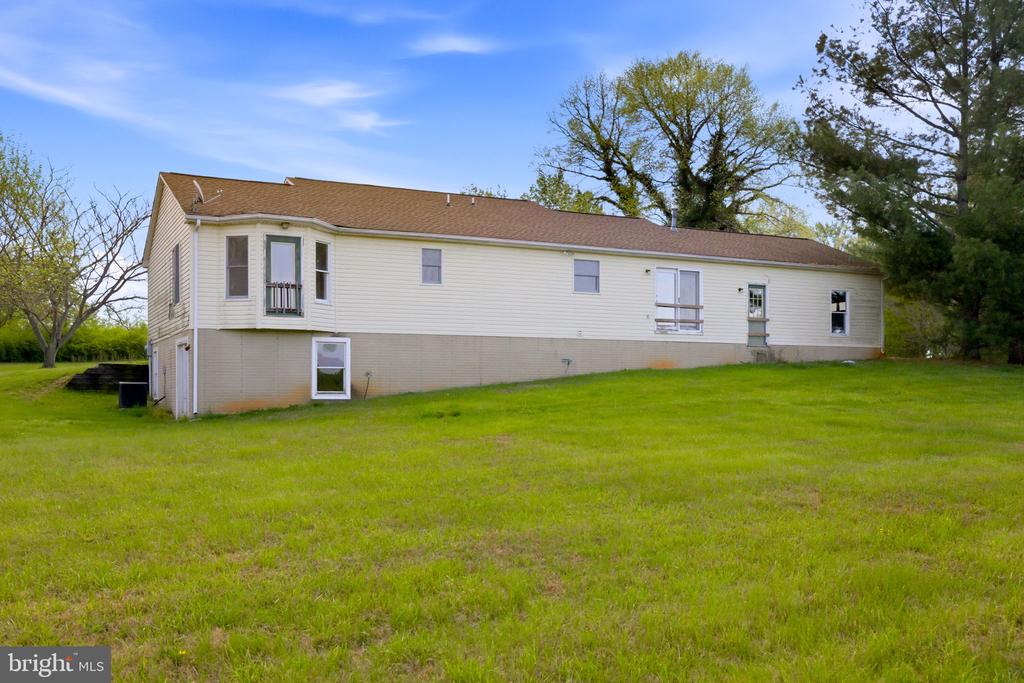 4004 INDIAN RUN RD, AMISSVILLE, Virginia 20106, 3 Bedrooms Bedrooms, ,2 BathroomsBathrooms,Residential,4004 INDIAN RUN RD,VACU2013326 MLS # VACU2013326