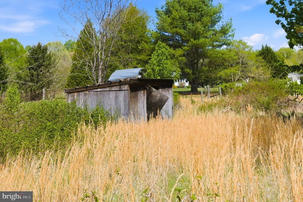 4004 INDIAN RUN RD, AMISSVILLE, Virginia 20106, 3 Bedrooms Bedrooms, ,2 BathroomsBathrooms,Residential,4004 INDIAN RUN RD,VACU2013326 MLS # VACU2013326