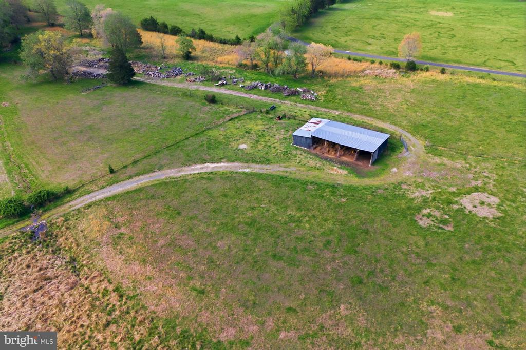 4004 INDIAN RUN RD, AMISSVILLE, Virginia 20106, 3 Bedrooms Bedrooms, ,2 BathroomsBathrooms,Residential,4004 INDIAN RUN RD,VACU2013326 MLS # VACU2013326