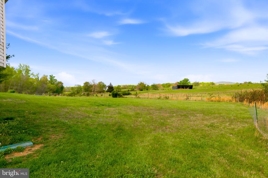 4004 INDIAN RUN RD, AMISSVILLE, Virginia 20106, 3 Bedrooms Bedrooms, ,2 BathroomsBathrooms,Residential,4004 INDIAN RUN RD,VACU2013326 MLS # VACU2013326