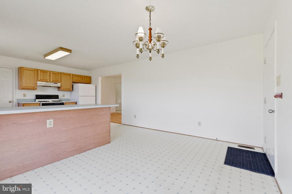 4004 INDIAN RUN RD, AMISSVILLE, Virginia 20106, 3 Bedrooms Bedrooms, ,2 BathroomsBathrooms,Residential,4004 INDIAN RUN RD,VACU2013326 MLS # VACU2013326