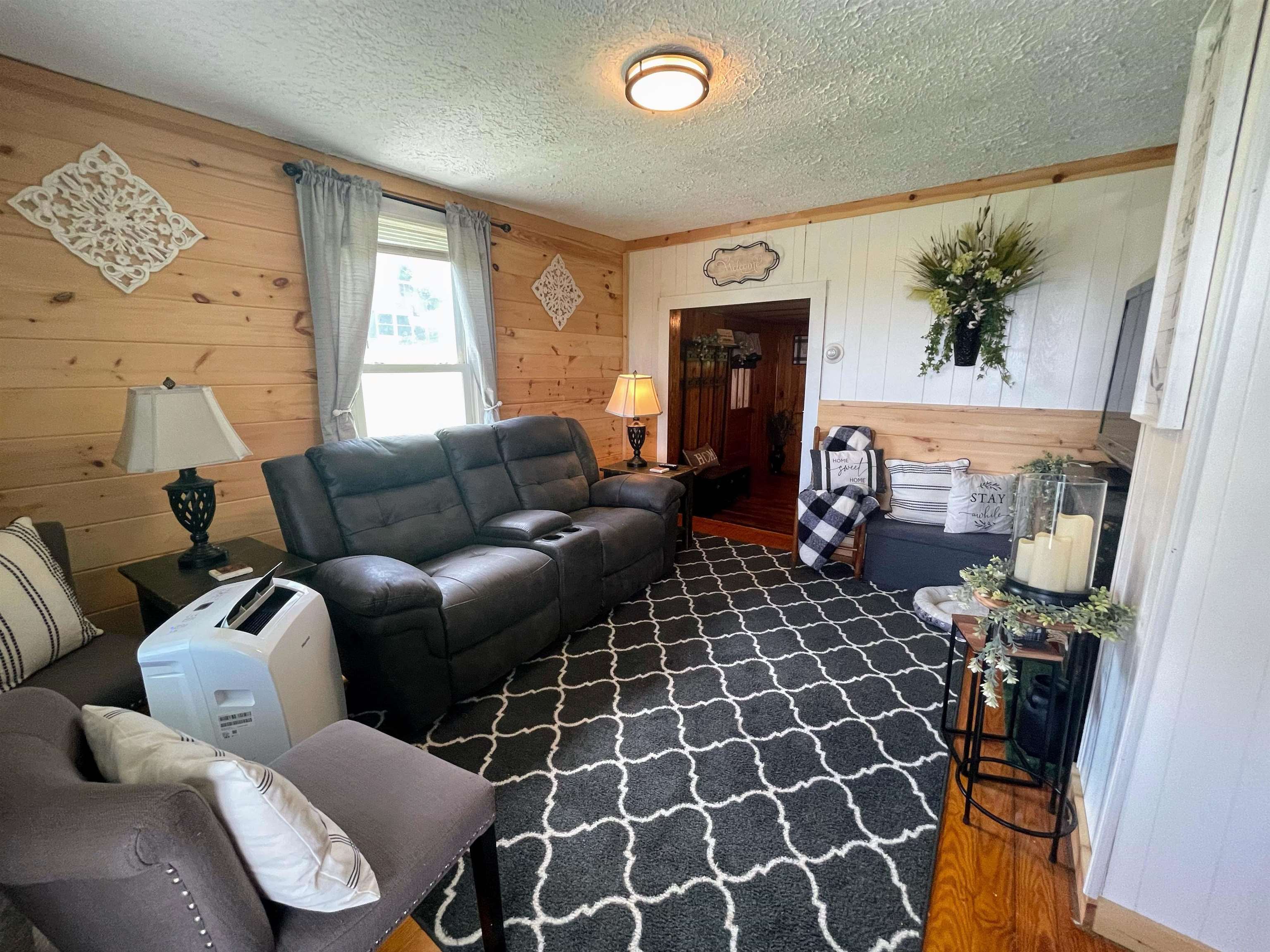 914 ALTA ST, STAUNTON, Virginia 24401, 3 Bedrooms Bedrooms, ,1 BathroomBathrooms,Residential,914 ALTA ST,667408 MLS # 667408