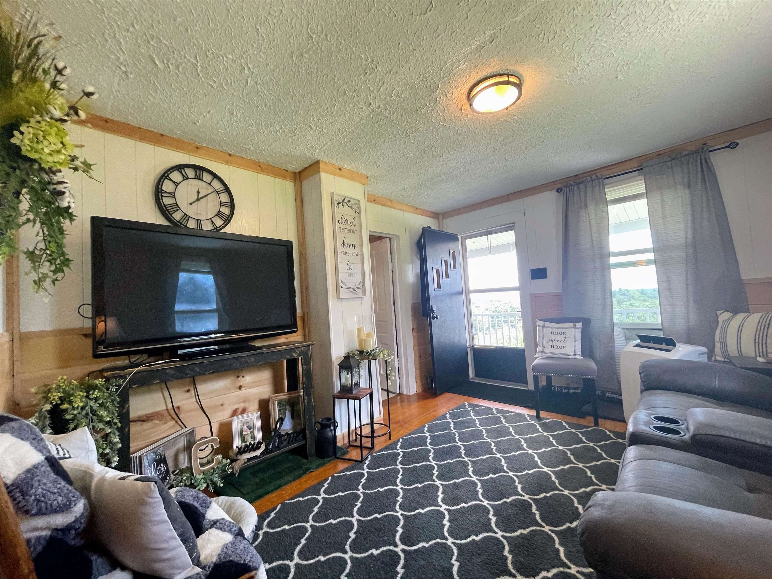 914 ALTA ST, STAUNTON, Virginia 24401, 3 Bedrooms Bedrooms, ,1 BathroomBathrooms,Residential,914 ALTA ST,667408 MLS # 667408