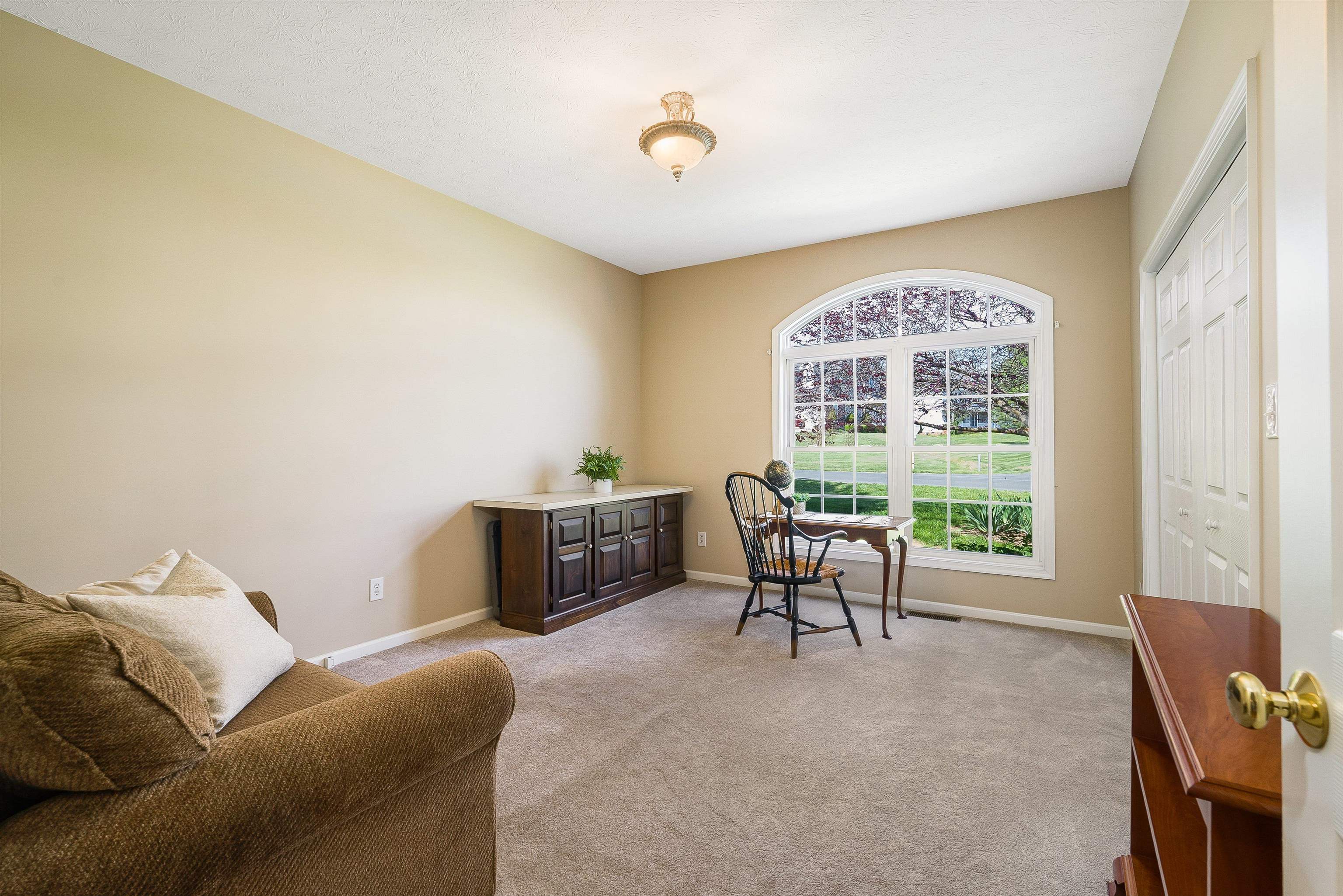 84 WINDSOR DR, FISHERSVILLE, Virginia 22939, 3 Bedrooms Bedrooms, ,2 BathroomsBathrooms,Residential,84 WINDSOR DR,675925 MLS # 675925