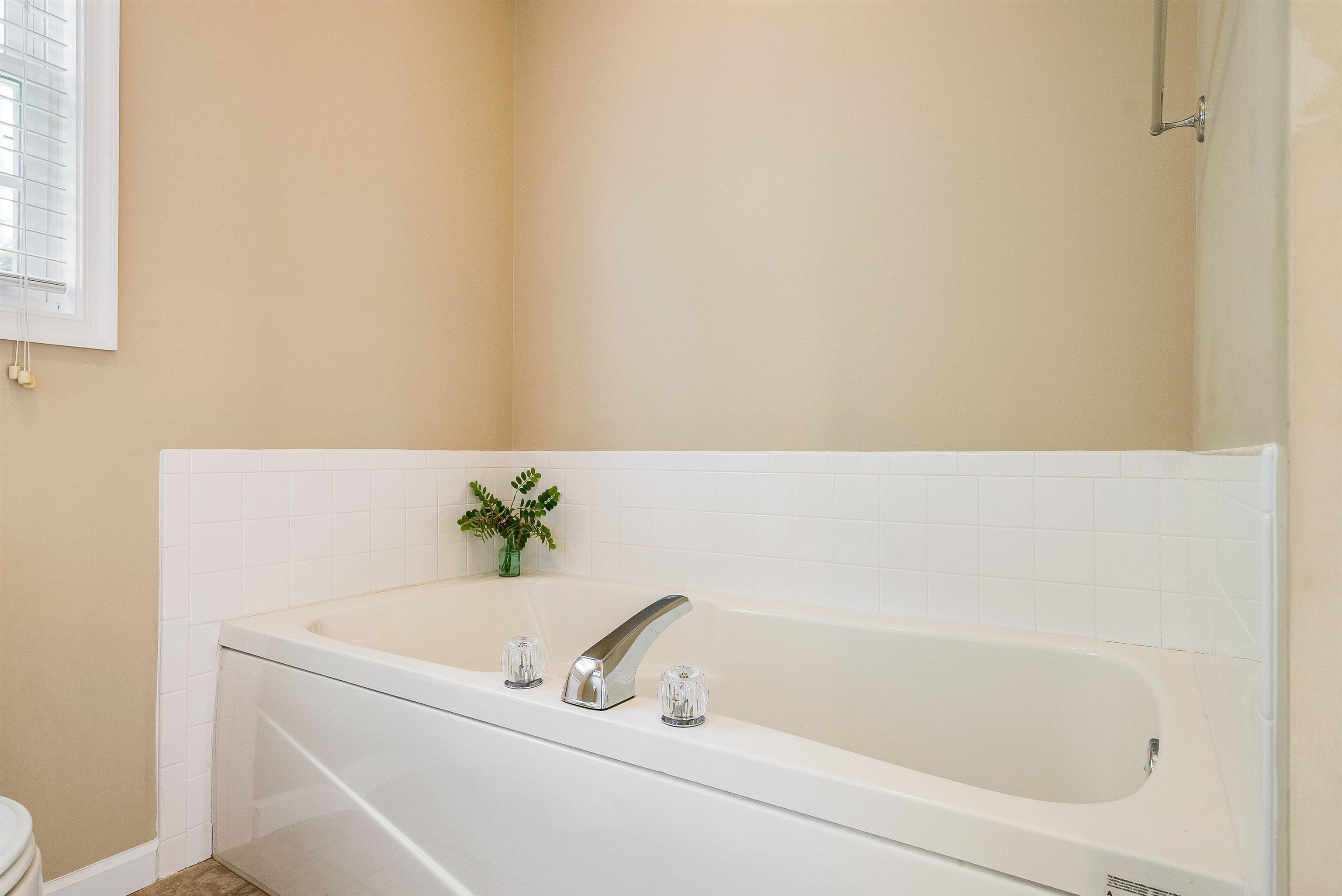 84 WINDSOR DR, FISHERSVILLE, Virginia 22939, 3 Bedrooms Bedrooms, ,2 BathroomsBathrooms,Residential,84 WINDSOR DR,675925 MLS # 675925