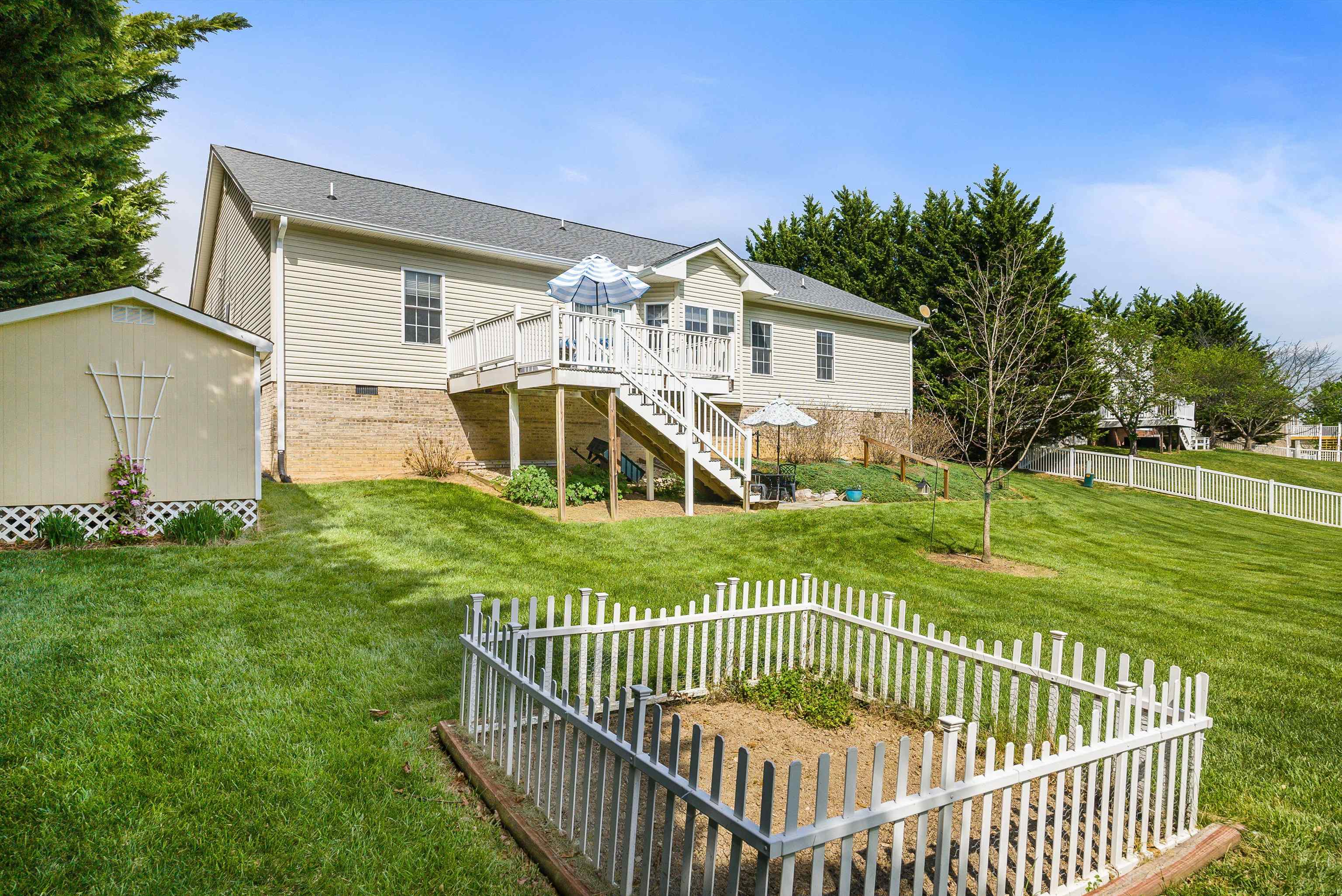 84 WINDSOR DR, FISHERSVILLE, Virginia 22939, 3 Bedrooms Bedrooms, ,2 BathroomsBathrooms,Residential,84 WINDSOR DR,675925 MLS # 675925