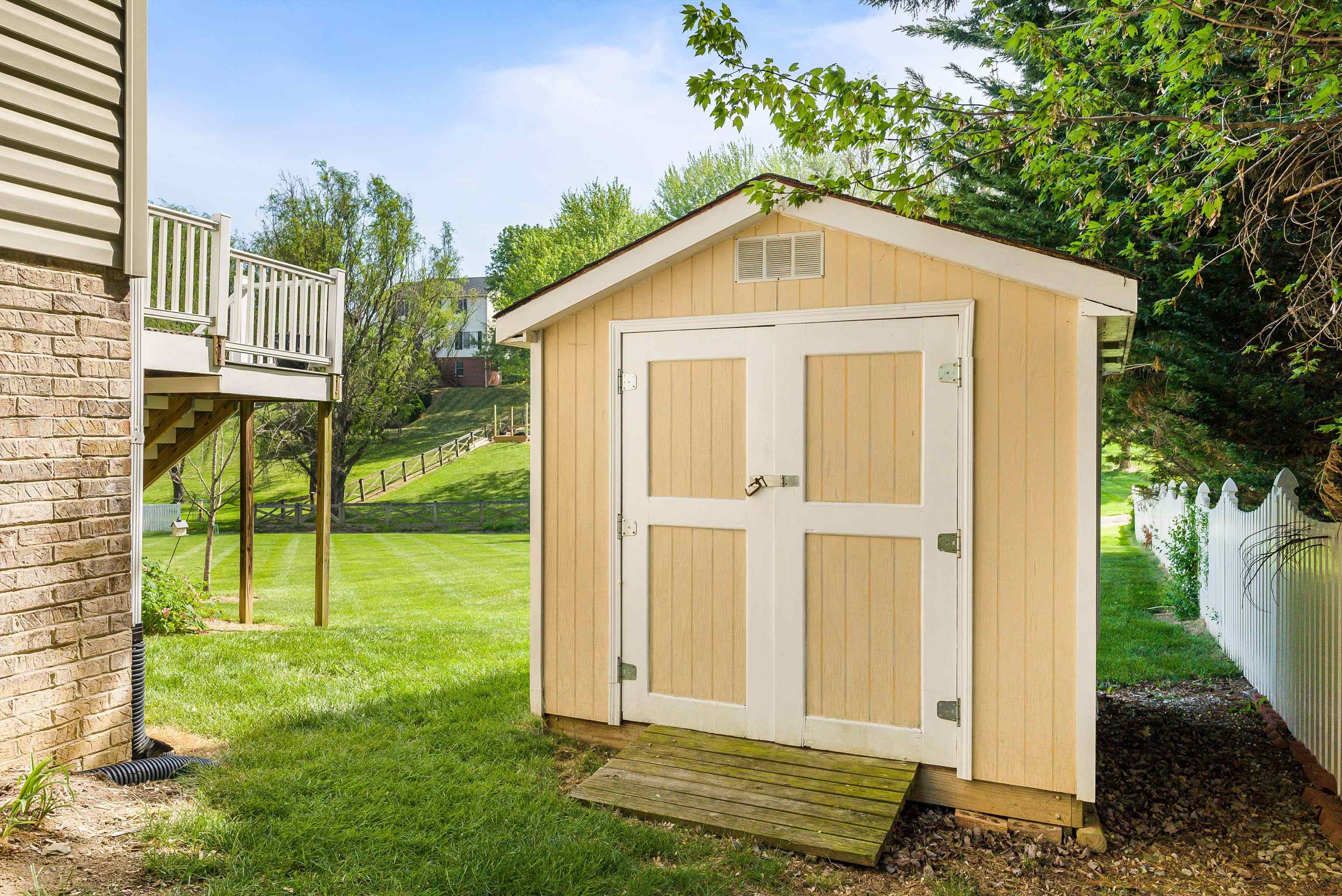 84 WINDSOR DR, FISHERSVILLE, Virginia 22939, 3 Bedrooms Bedrooms, ,2 BathroomsBathrooms,Residential,84 WINDSOR DR,675925 MLS # 675925