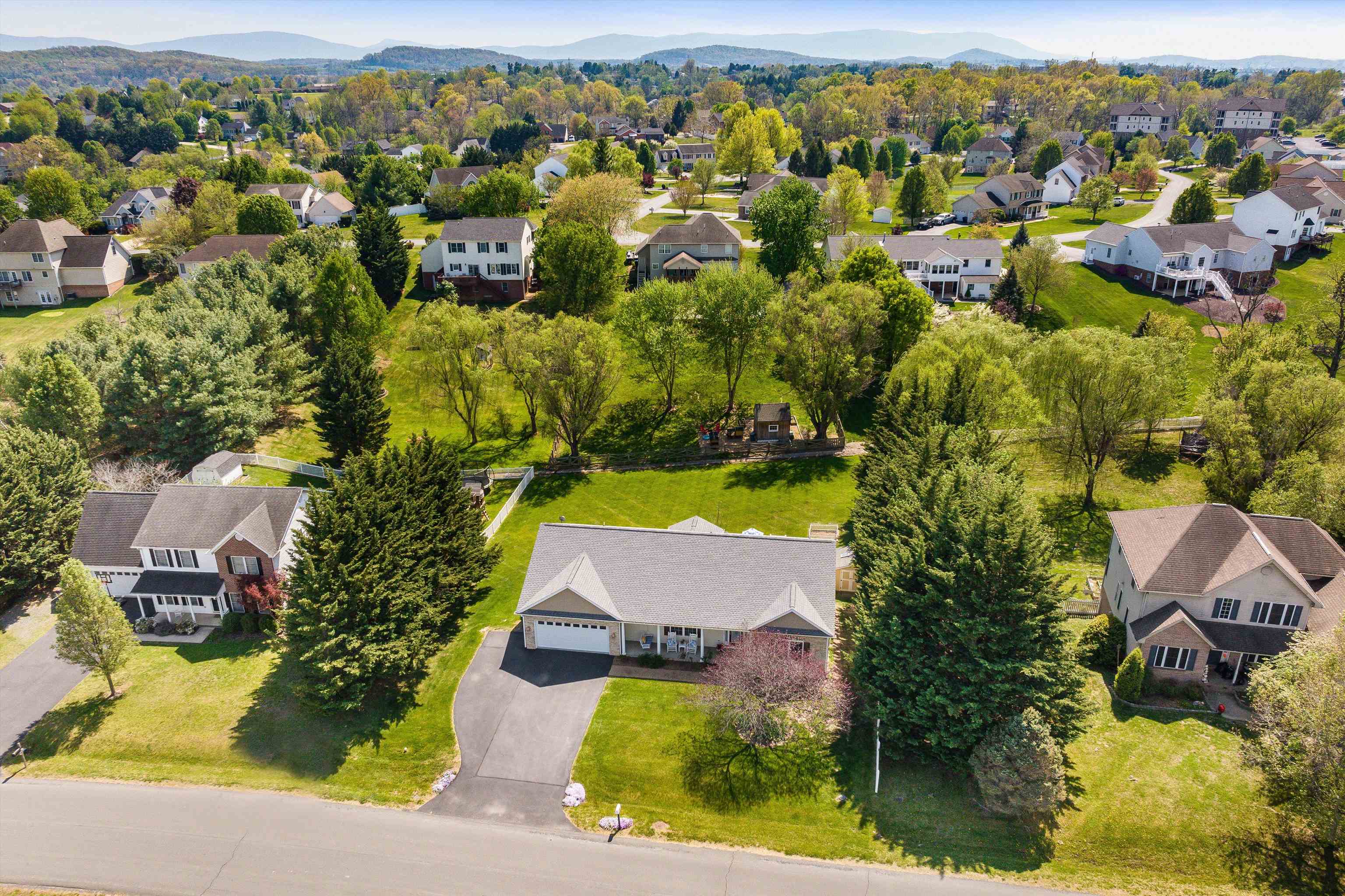 84 WINDSOR DR, FISHERSVILLE, Virginia 22939, 3 Bedrooms Bedrooms, ,2 BathroomsBathrooms,Residential,84 WINDSOR DR,675925 MLS # 675925