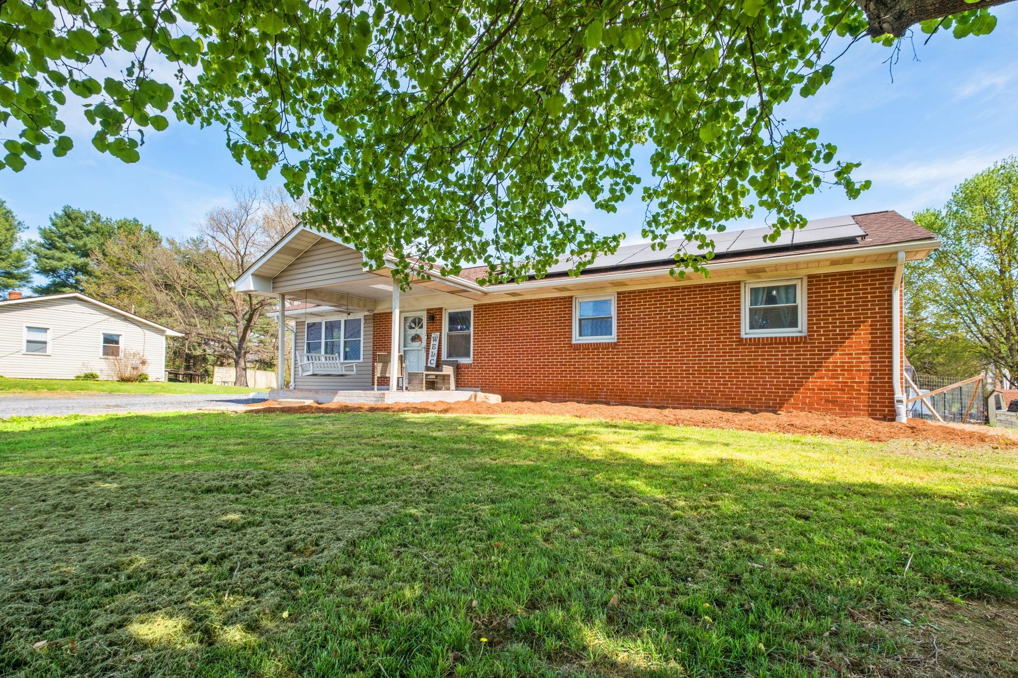 8208 GEORGE WINE RD, BRIDGEWATER, Virginia 22812, 4 Bedrooms Bedrooms, ,2 BathroomsBathrooms,Residential,8208 GEORGE WINE RD,675926 MLS # 675926