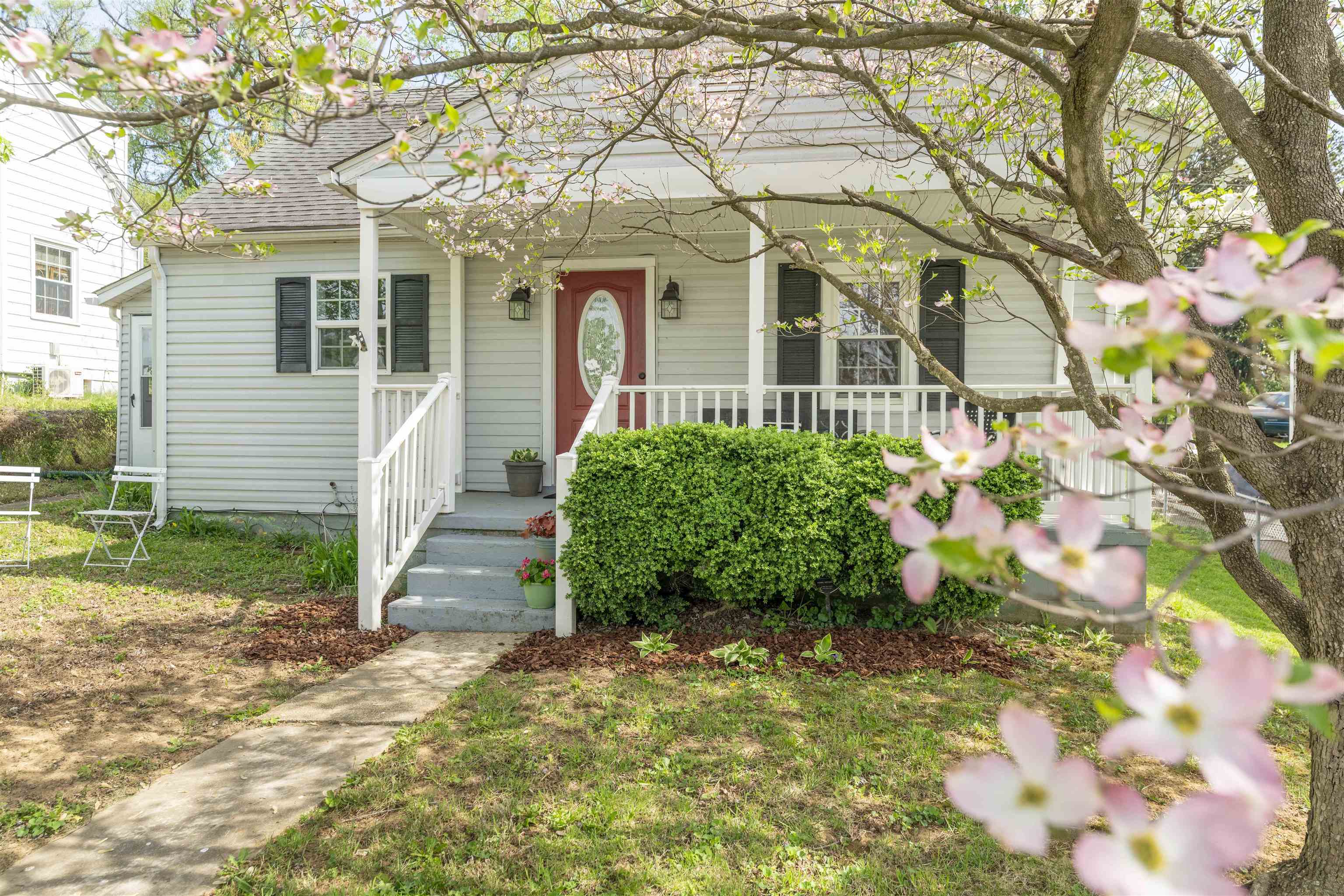 414 JAMES AVE, WAYNESBORO, Virginia 22980, 3 Bedrooms Bedrooms, ,1 BathroomBathrooms,Residential,414 JAMES AVE,675932 MLS # 675932