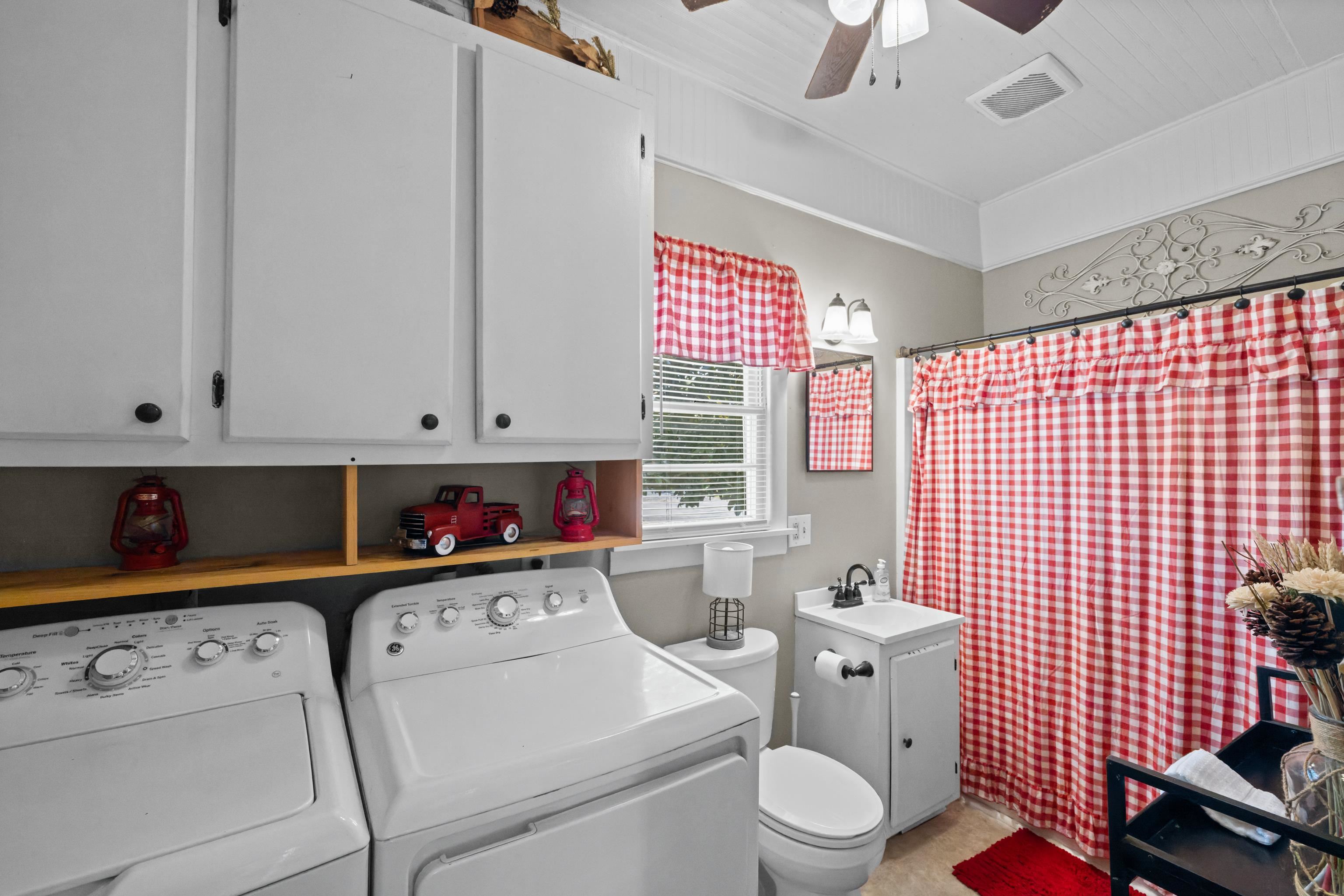 1224 4TH ST, WAYNESBORO, Virginia 22980, 6 Bedrooms Bedrooms, ,2 BathroomsBathrooms,Residential,1224 4TH ST,675933 MLS # 675933