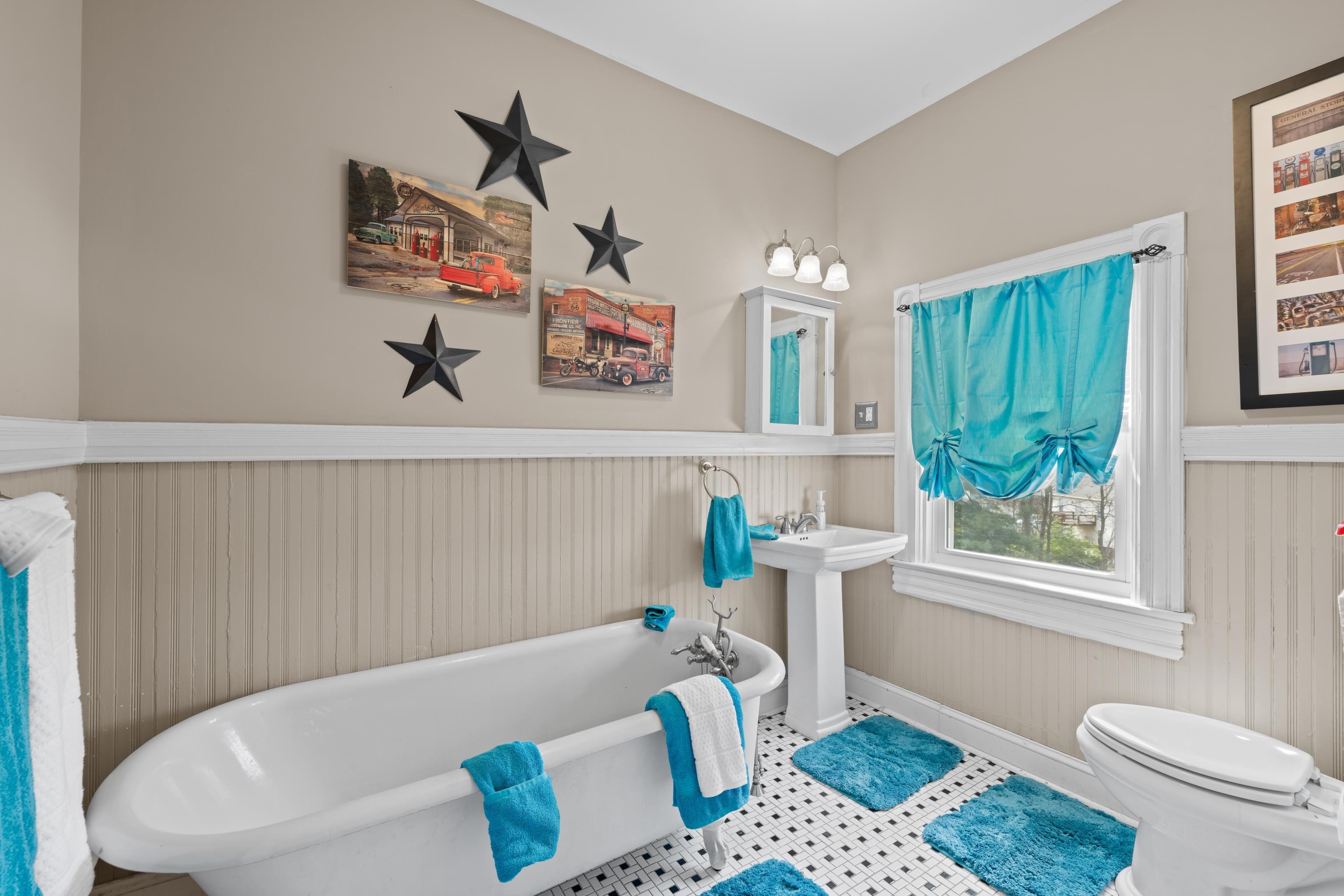 1224 4TH ST, WAYNESBORO, Virginia 22980, 6 Bedrooms Bedrooms, ,2 BathroomsBathrooms,Residential,1224 4TH ST,675933 MLS # 675933