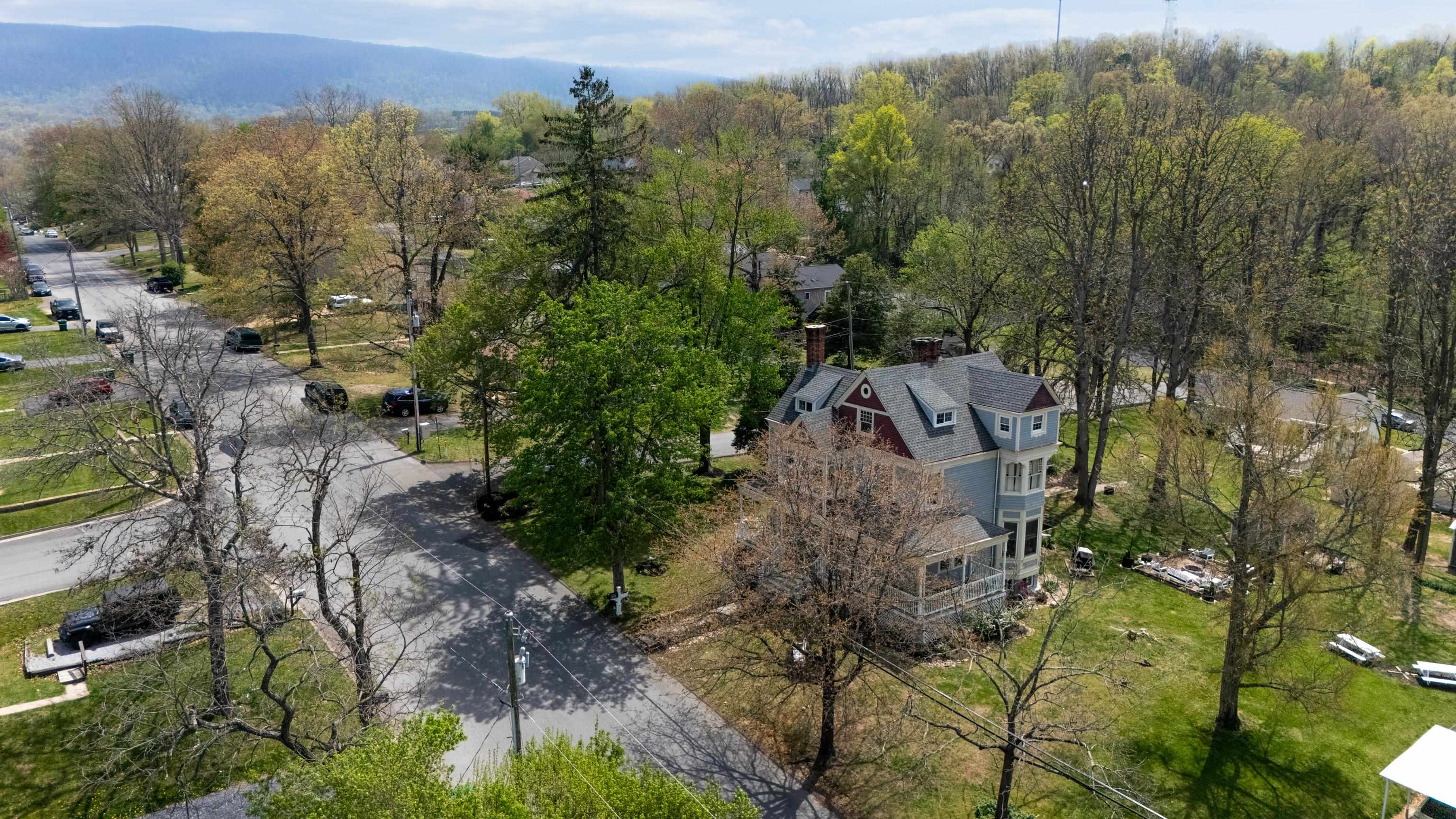 1224 4TH ST, WAYNESBORO, Virginia 22980, 6 Bedrooms Bedrooms, ,2 BathroomsBathrooms,Residential,1224 4TH ST,675933 MLS # 675933