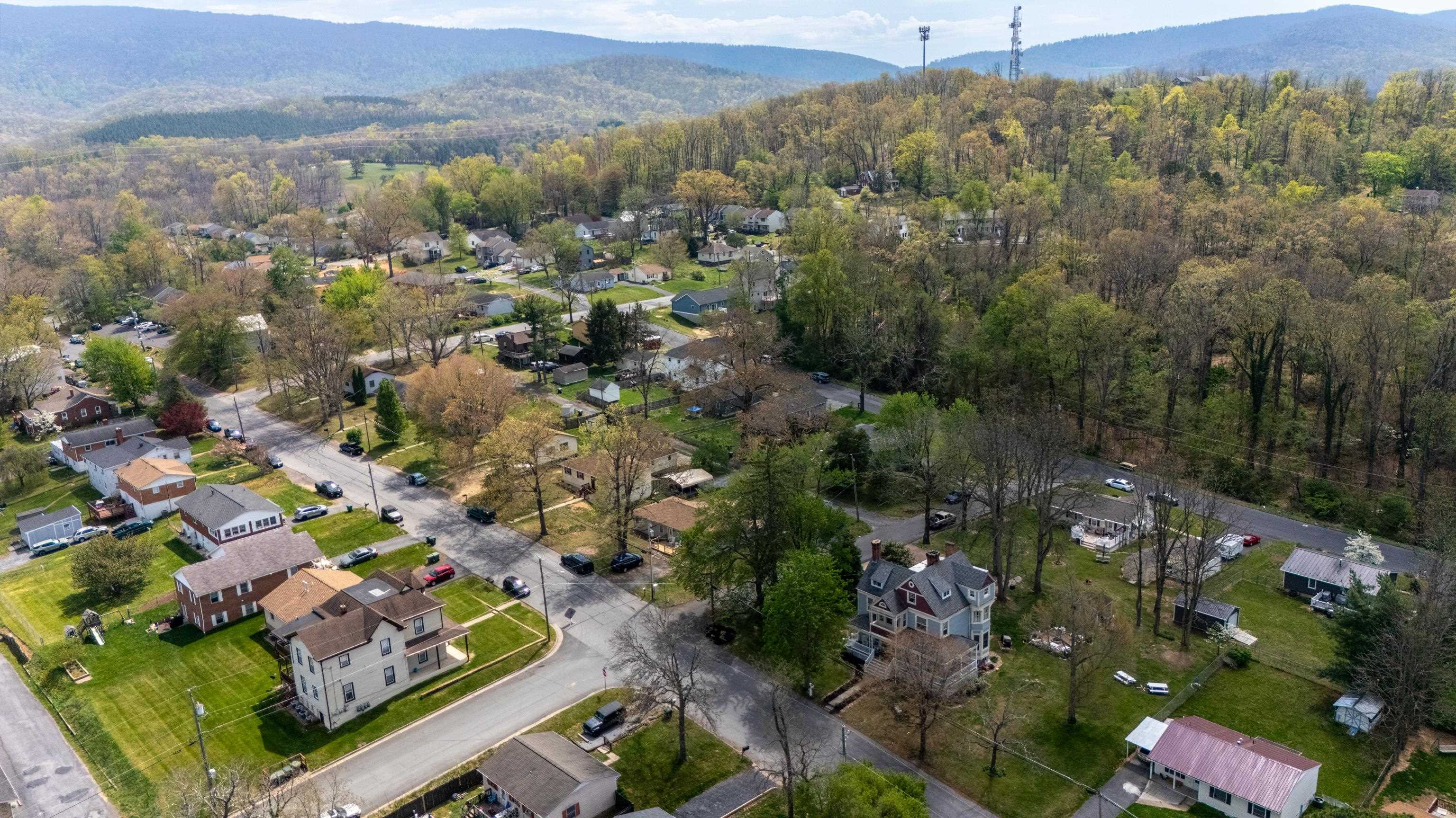 1224 4TH ST, WAYNESBORO, Virginia 22980, 6 Bedrooms Bedrooms, ,2 BathroomsBathrooms,Residential,1224 4TH ST,675933 MLS # 675933