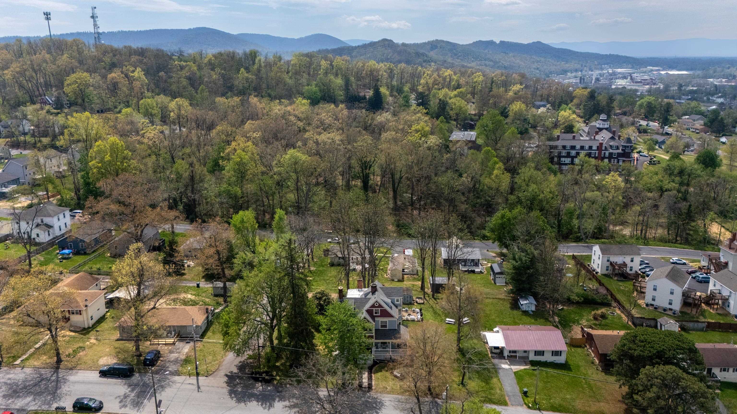 1224 4TH ST, WAYNESBORO, Virginia 22980, 6 Bedrooms Bedrooms, ,2 BathroomsBathrooms,Residential,1224 4TH ST,675933 MLS # 675933