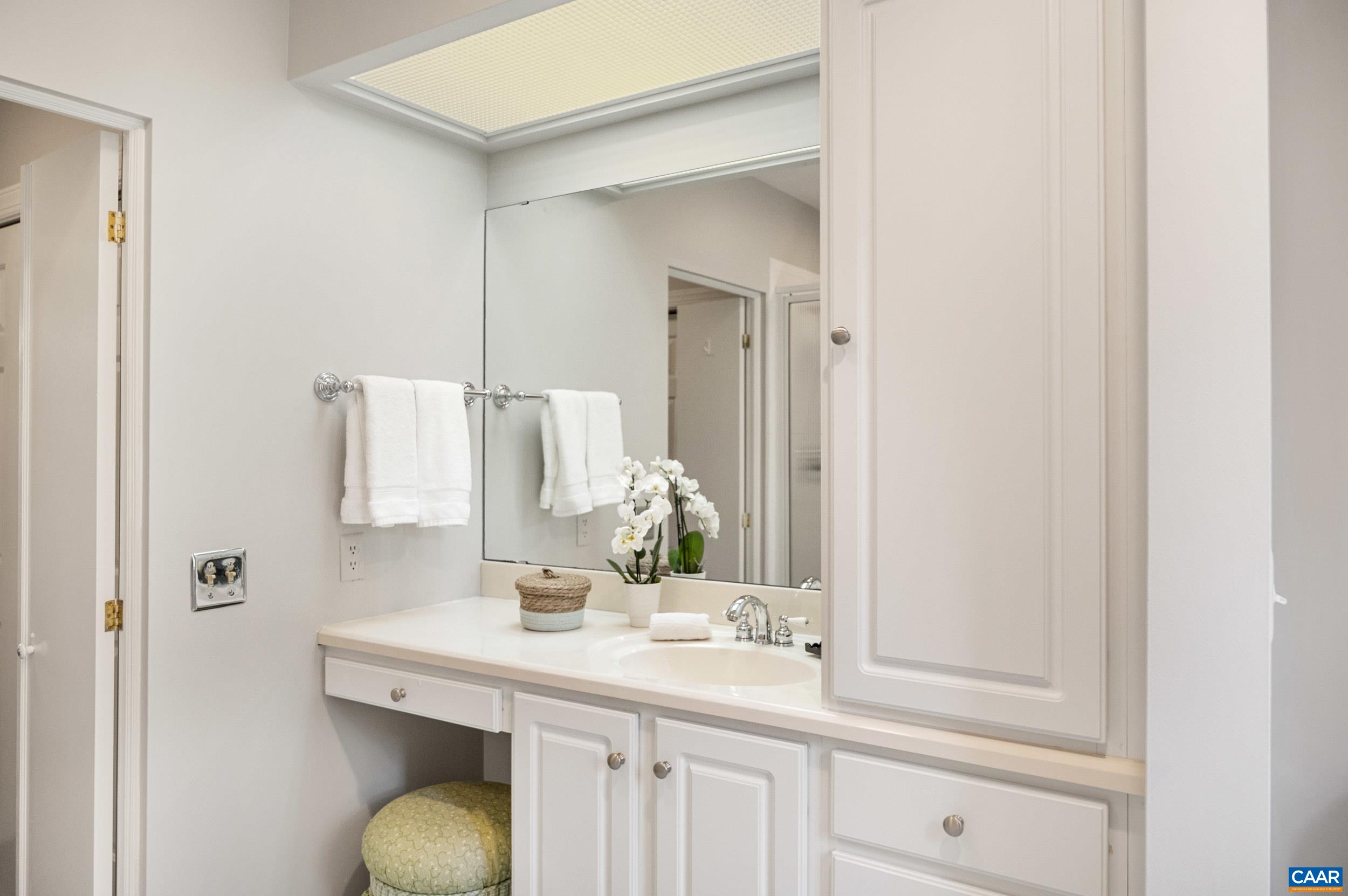 28 EDNAM VILLAGE ST, CHARLOTTESVILLE, Virginia 22903, 4 Bedrooms Bedrooms, ,3 BathroomsBathrooms,Residential,28 EDNAM VILLAGE ST,675939 MLS # 675939