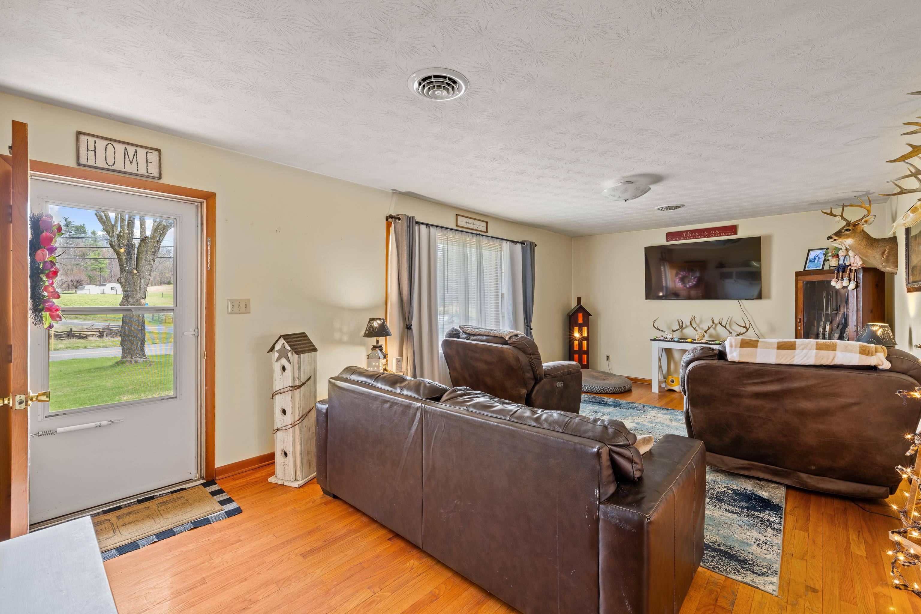 14777 HOPKINS GAP RD, FULKS RUN, Virginia 22830, 3 Bedrooms Bedrooms, ,2 BathroomsBathrooms,Residential,14777 HOPKINS GAP RD,675950 MLS # 675950