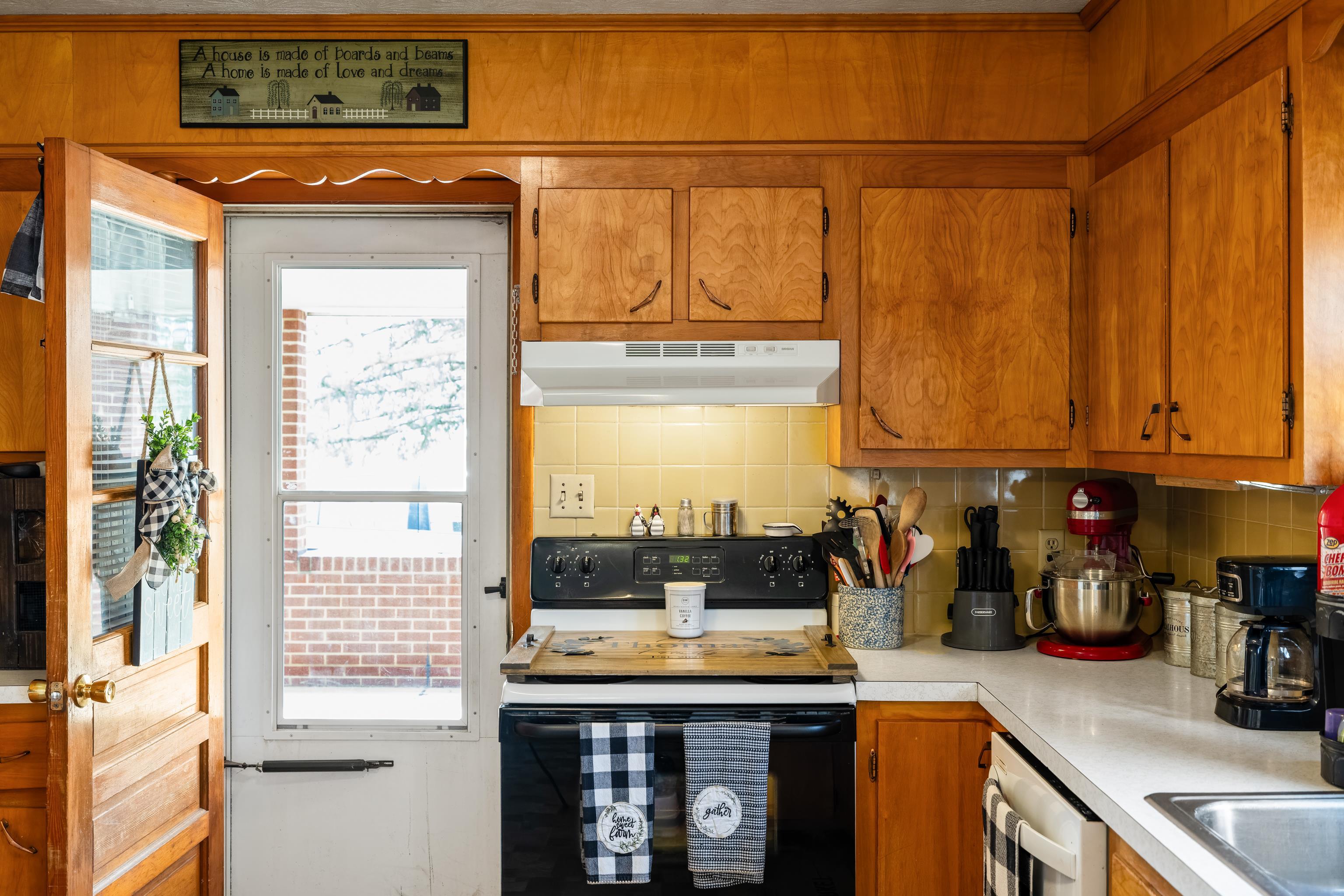 14777 HOPKINS GAP RD, FULKS RUN, Virginia 22830, 3 Bedrooms Bedrooms, ,2 BathroomsBathrooms,Residential,14777 HOPKINS GAP RD,675950 MLS # 675950