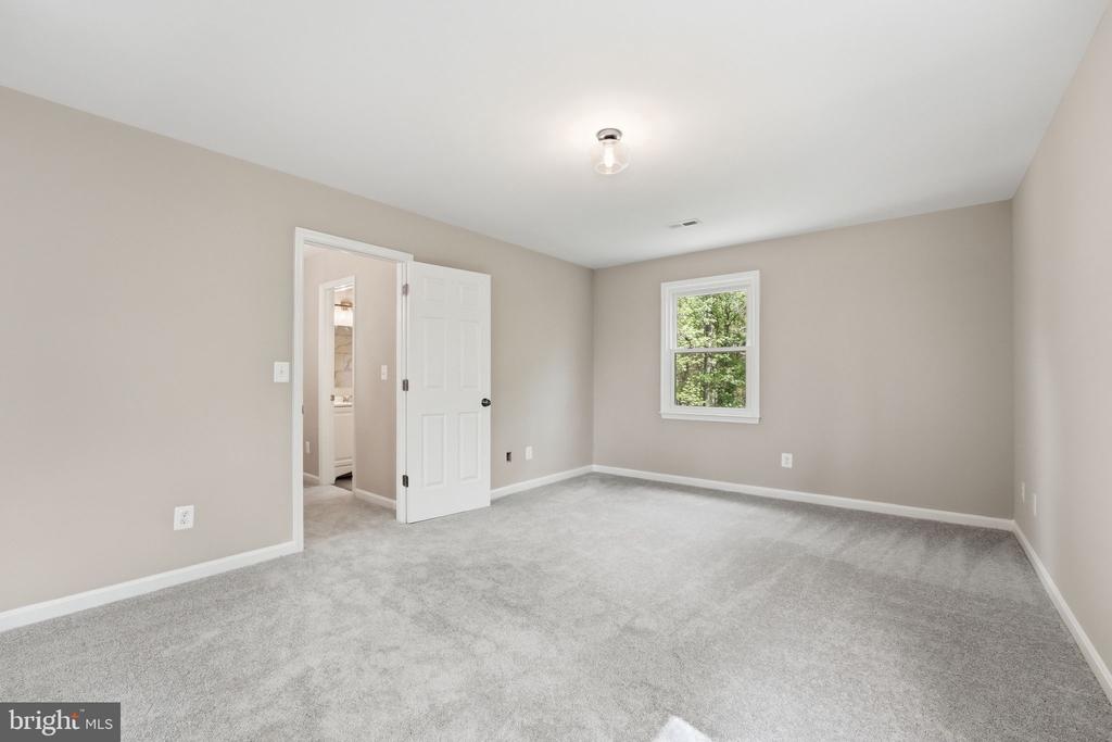 3229 COLVIN RD, AMISSVILLE, Virginia 20106, 3 Bedrooms Bedrooms, ,2 BathroomsBathrooms,Residential,3229 COLVIN RD,VACU2012664 MLS # VACU2012664