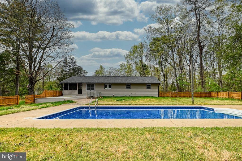 1011 LAKE MONTICELLO RD, PALMYRA, Virginia 22963, 3 Bedrooms Bedrooms, ,3 BathroomsBathrooms,Residential,1011 LAKE MONTICELLO RD,VAFN2000652 MLS # VAFN2000652