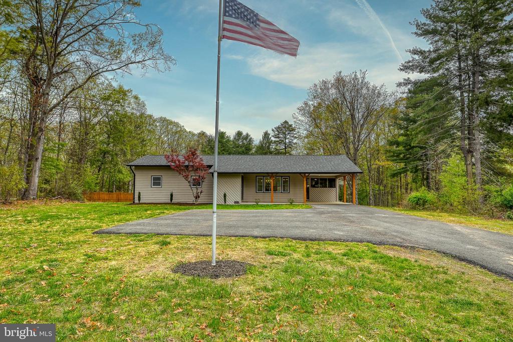 1011 LAKE MONTICELLO RD, PALMYRA, Virginia 22963, 3 Bedrooms Bedrooms, ,3 BathroomsBathrooms,Residential,1011 LAKE MONTICELLO RD,VAFN2000652 MLS # VAFN2000652