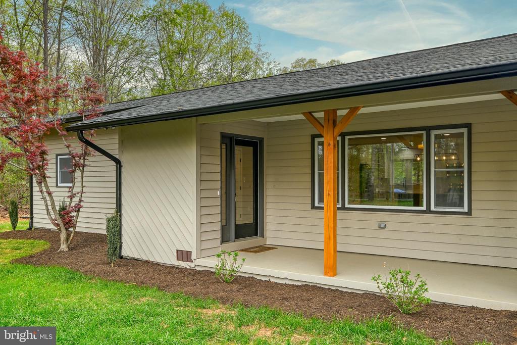 1011 LAKE MONTICELLO RD, PALMYRA, Virginia 22963, 3 Bedrooms Bedrooms, ,3 BathroomsBathrooms,Residential,1011 LAKE MONTICELLO RD,VAFN2000652 MLS # VAFN2000652