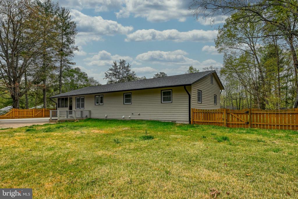 1011 LAKE MONTICELLO RD, PALMYRA, Virginia 22963, 3 Bedrooms Bedrooms, ,3 BathroomsBathrooms,Residential,1011 LAKE MONTICELLO RD,VAFN2000652 MLS # VAFN2000652