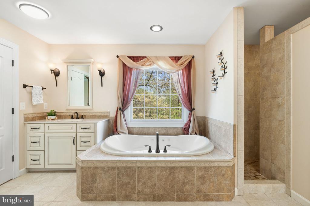 10287 TRYLEC LN, CATLETT, Virginia, 3 Bedrooms Bedrooms, ,4 BathroomsBathrooms,Residential,10287 TRYLEC LN,VAFQ2021220 MLS # VAFQ2021220