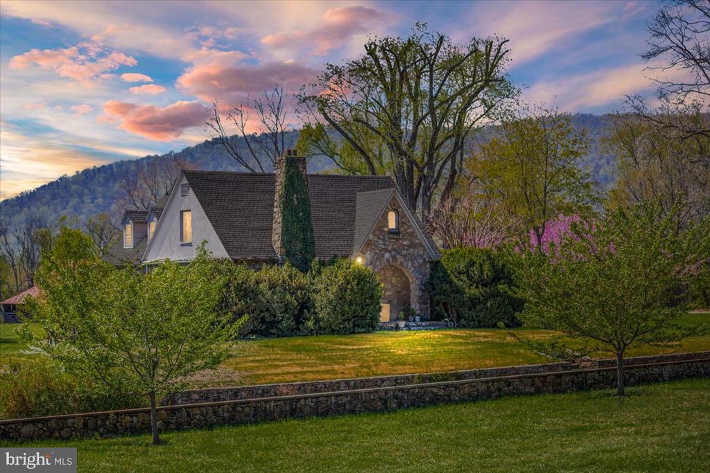 540 MOUNT SALEM AVE, WASHINGTON, Virginia, 5 Bedrooms Bedrooms, ,2 BathroomsBathrooms,Residential,540 MOUNT SALEM AVE,VARP2002566 MLS # VARP2002566