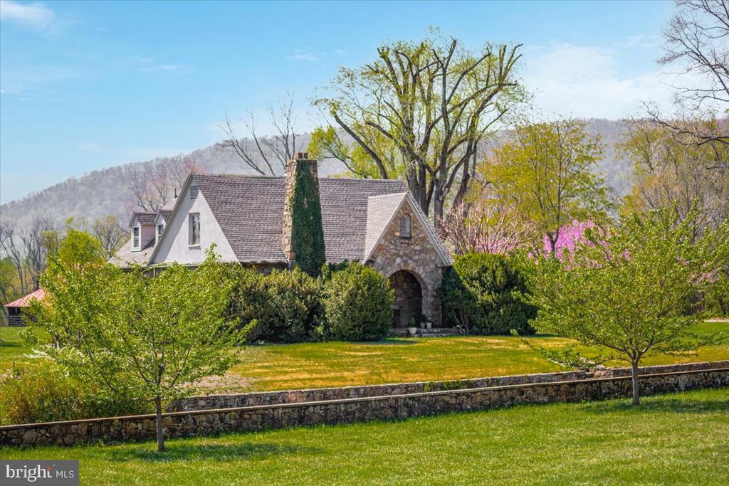 540 MOUNT SALEM AVE, WASHINGTON, Virginia, 5 Bedrooms Bedrooms, ,2 BathroomsBathrooms,Residential,540 MOUNT SALEM AVE,VARP2002566 MLS # VARP2002566